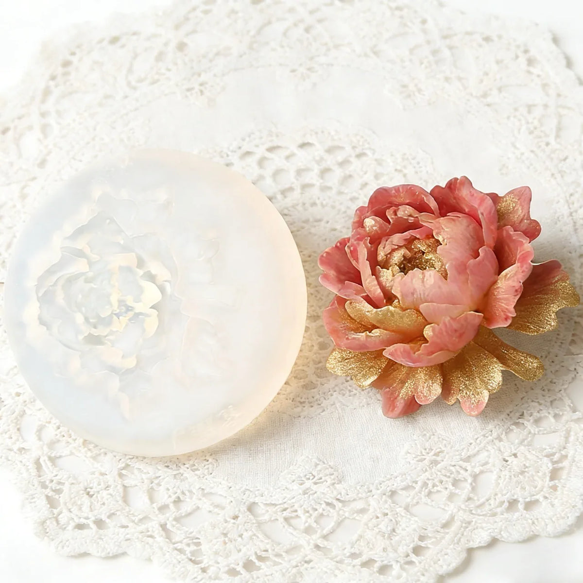 Silicone Bowknot Flower Mold, 1pc, Flexible and Reusable for Chocolate, Fondant, Cake and Cupcake Decorating