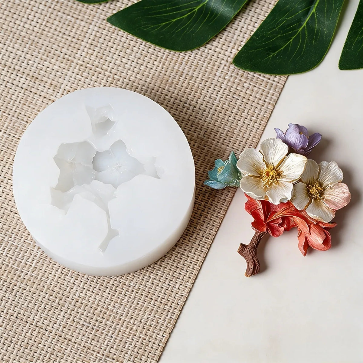 Silicone Bowknot Flower Mold, 1pc, Flexible and Reusable for Chocolate, Fondant, Cake and Cupcake Decorating